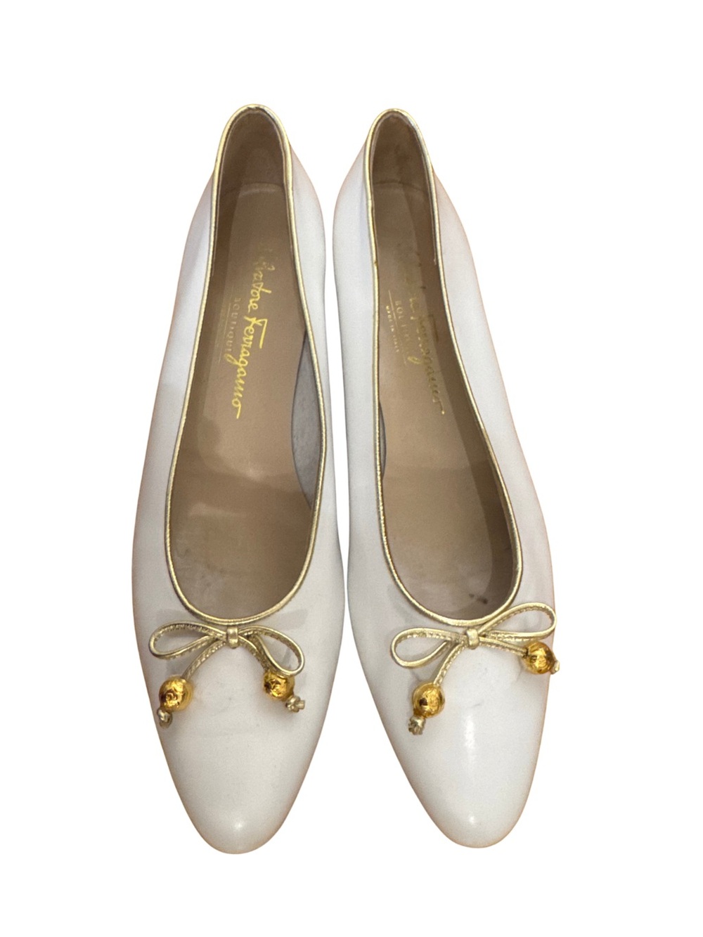 Vintage Salvatore Ferragamo Ivory Leather Ballet Flats with Gold Bow Accents 9.5